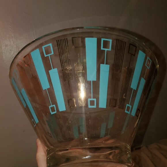 Vintage Anchor Hocking glass serving bowl - Picture 5 of 5